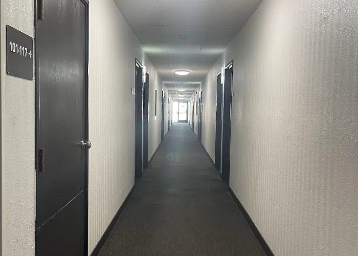 Dakota Hotel 2*
