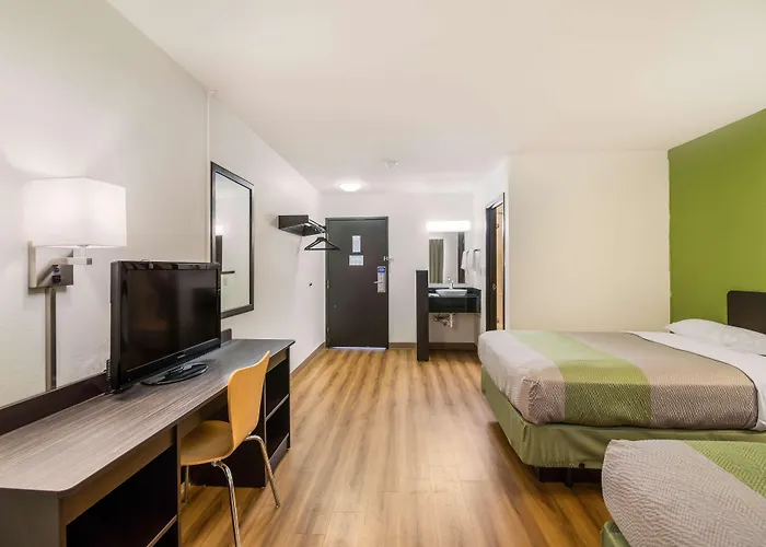 Dakota Hotel 2*