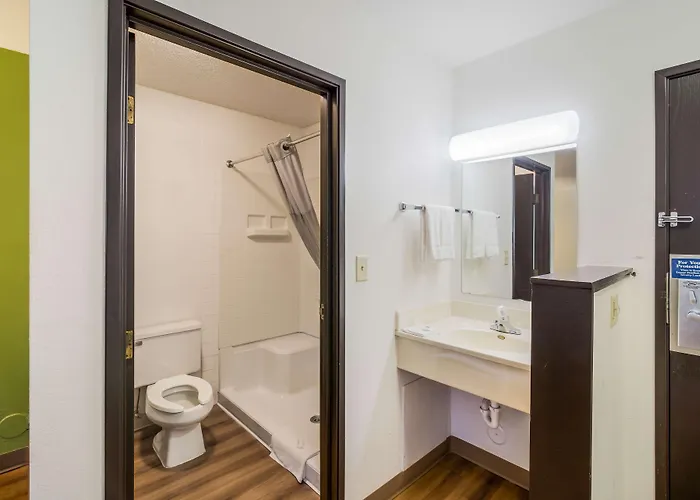 Dakota Hotel 2*