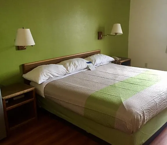 Hotel Dakota 2*