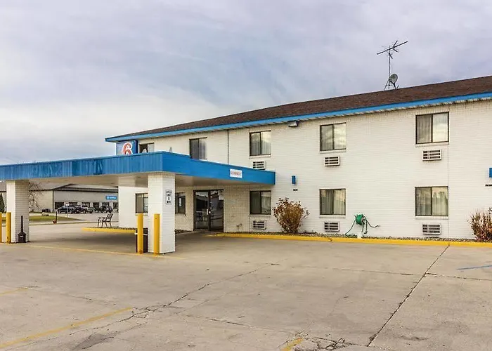 Dakota Hotel 2*